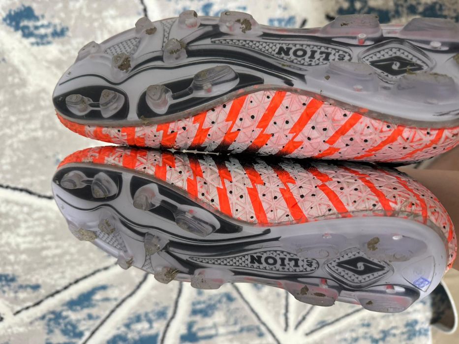 Футбольный бутсы Lion