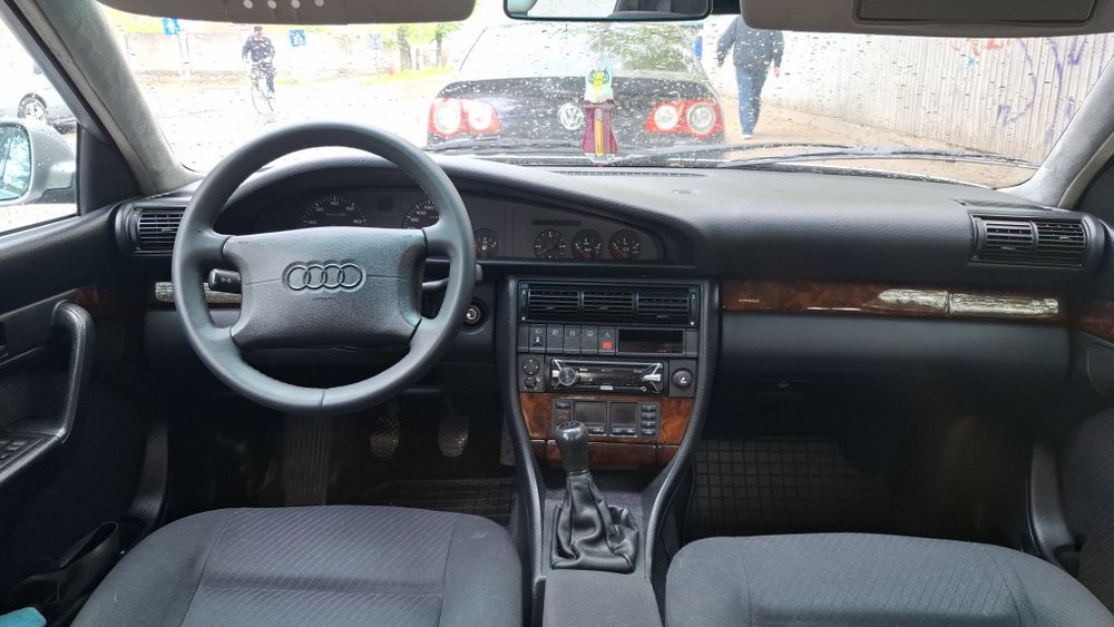 Audi 100 A6 C4 1995 vehicul istoric
