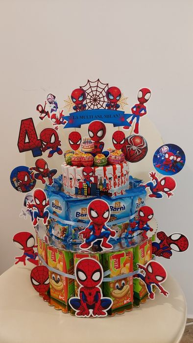 Tort din dulciuri amblate