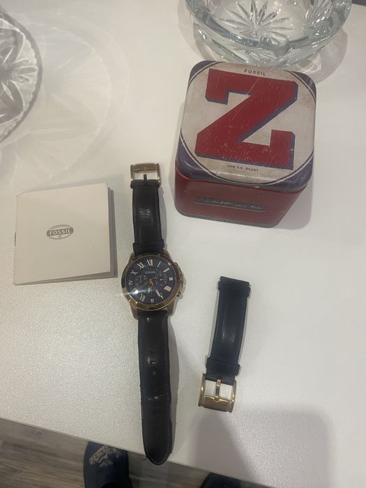 FOSSIL часовник!