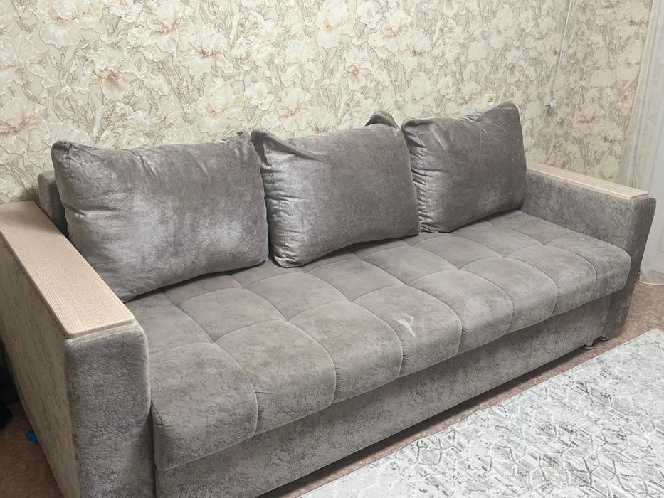 Диван в хорошем состоянии