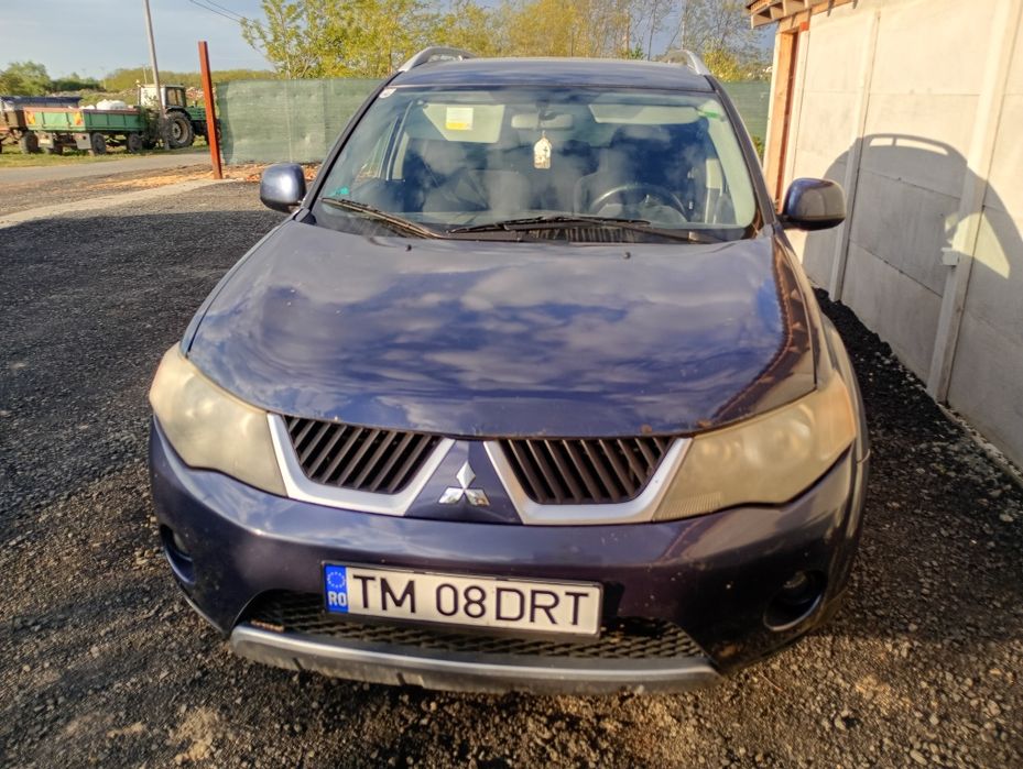 Vând Mitsubishi outlender