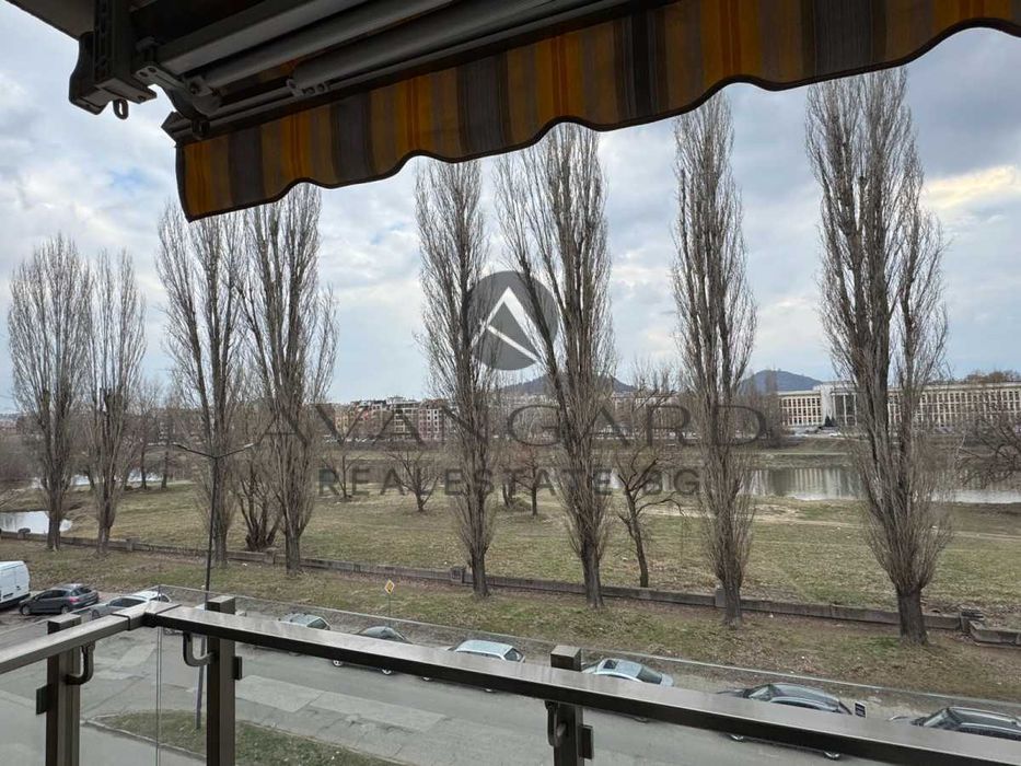 Продава се Тристаен апартамент в Пловдив, Кършияка - 176 кв.м за 2586 €/кв.м - Снимка #12