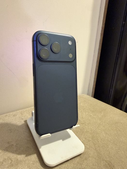 Iphone 17 Pro Deep Blue