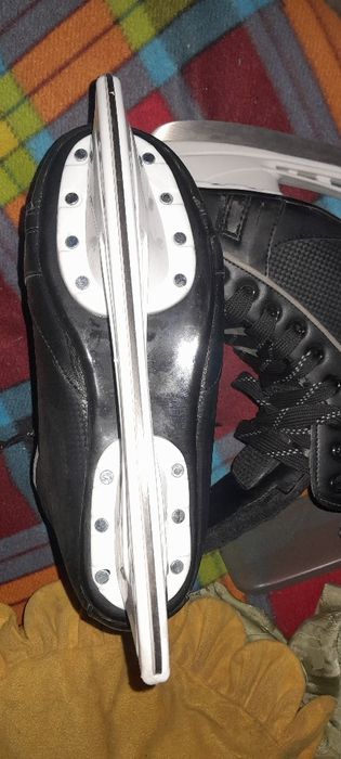 Продаются коньки.