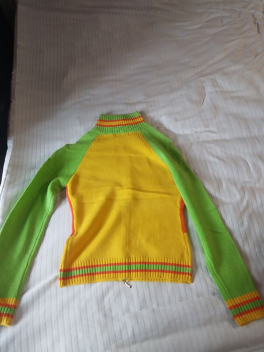 Дрехи блузи пуловери магазин