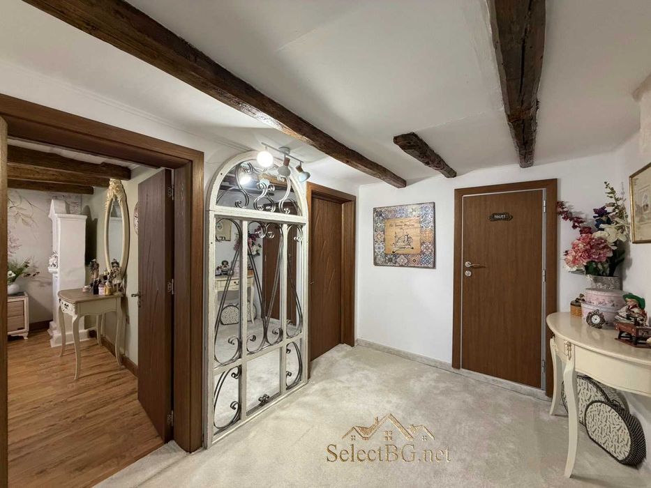 Реновирана къща в близко село до Велико Търново