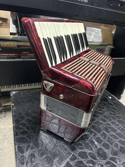 Acordeoane acordeon Hohner cu 80 basi vergea sita potcoava