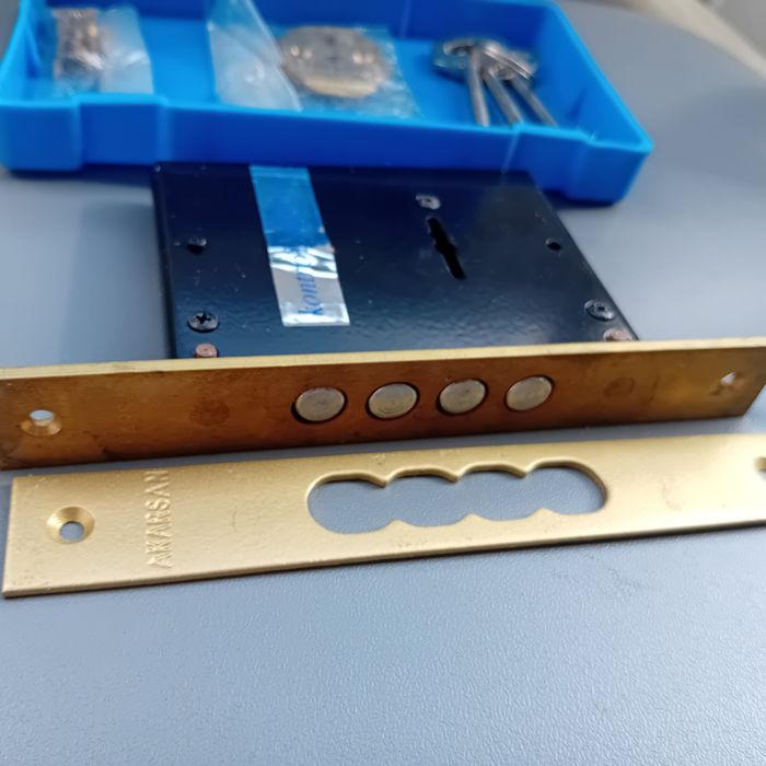 Комплект брава с патронник и дръжки