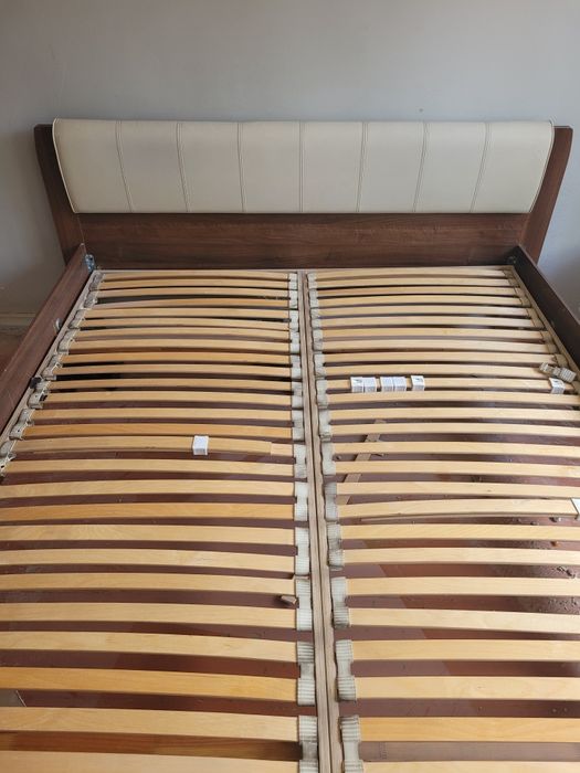 Продам двухспальнюю кровать бу