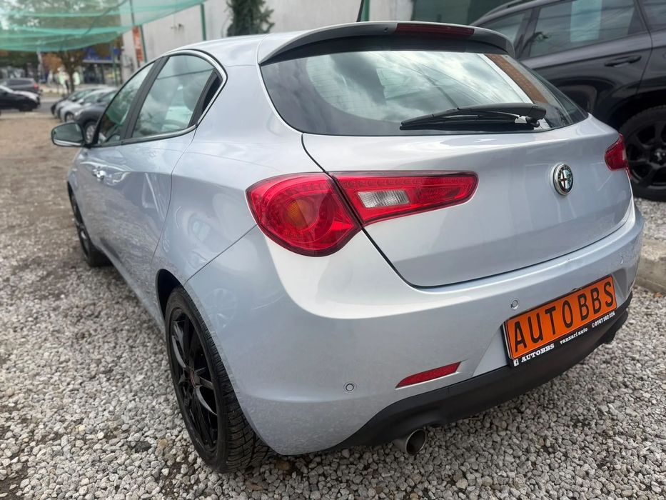 Alfa Romeo Giulietta 2015 diesel, 7.499 € — imagine 4