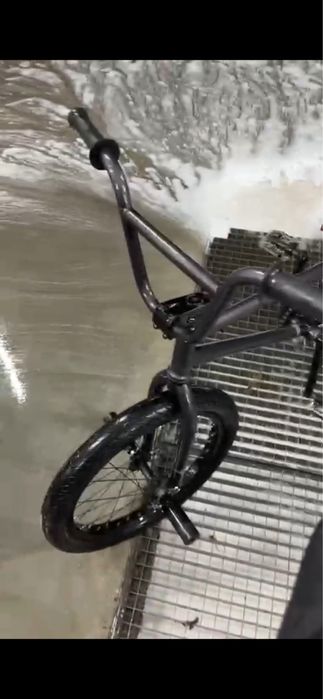 Bicicleta bmx nou nefolosita aproape