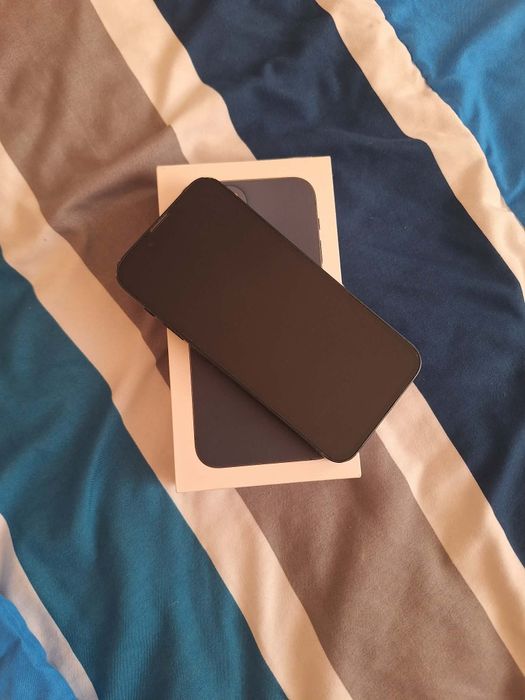 Продава се IPhone 13 mini black 128gb