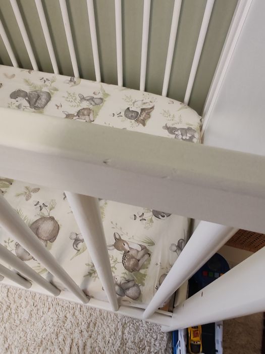 Patut din lemn alb Timmi cu sertar si bare detasabile