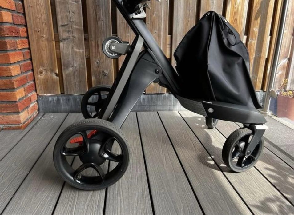 Cărucior Stokke Xplory V6 ( Stoke ) –Set complet 3 în 1