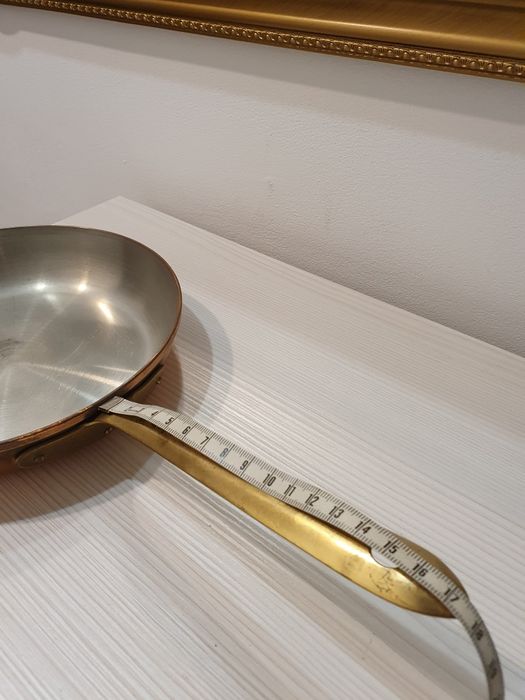 Стар меден тиган.