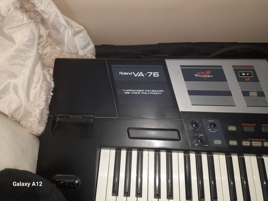 Vand orga pentru piese roland va 76