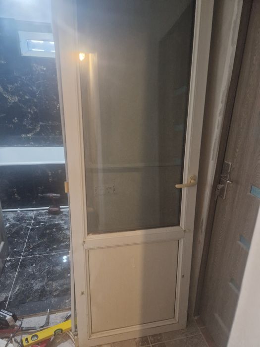 Usa balcon termopan in stare f buna cu rama