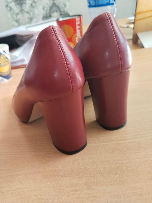 Продам туфли женские