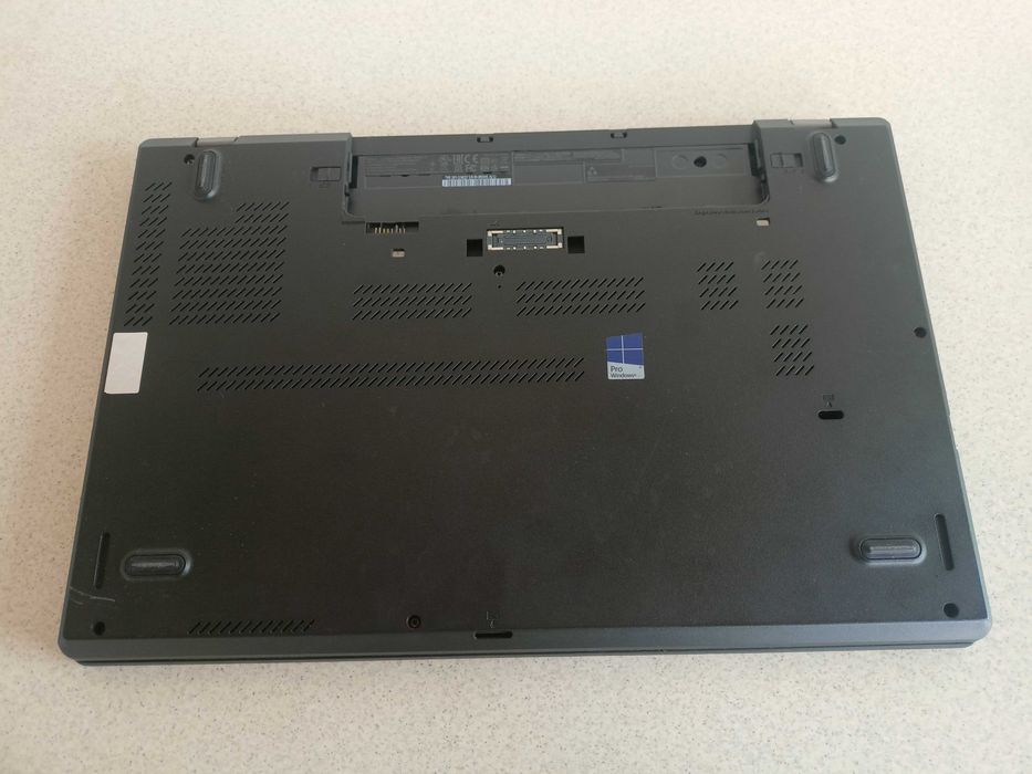 Laptop Lenovo T560 display 15,6 FHD I5-6300u ram 8gb SSD 256g