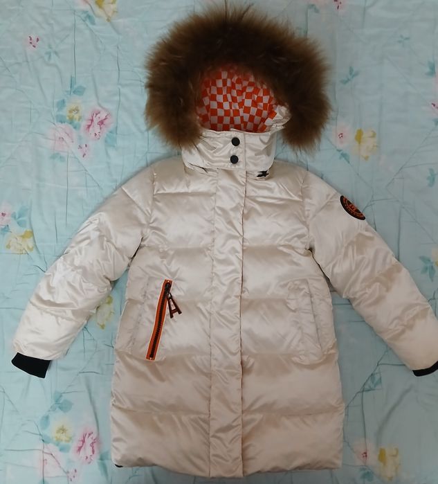 Продам пуховик на девочку