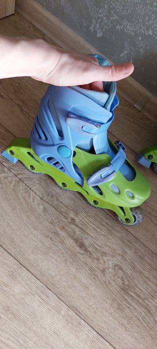 Роликовые коньки