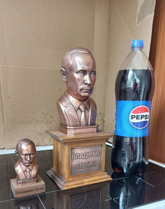 Бюст на Владимир Путин.Медна галванопластика.