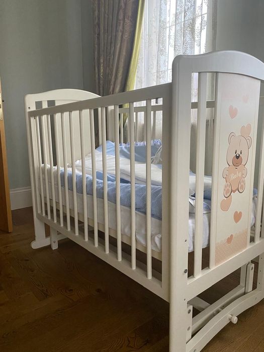 Кровать детская деревянная