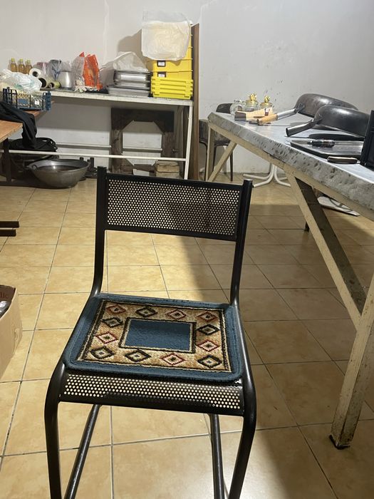 Жилезные стулья