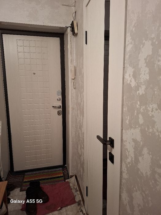 Продаётся 2 ком кв 2эт