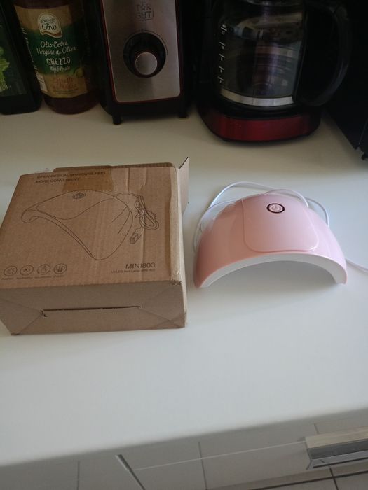 Vând lampa led pentru manichiura,nou nouta