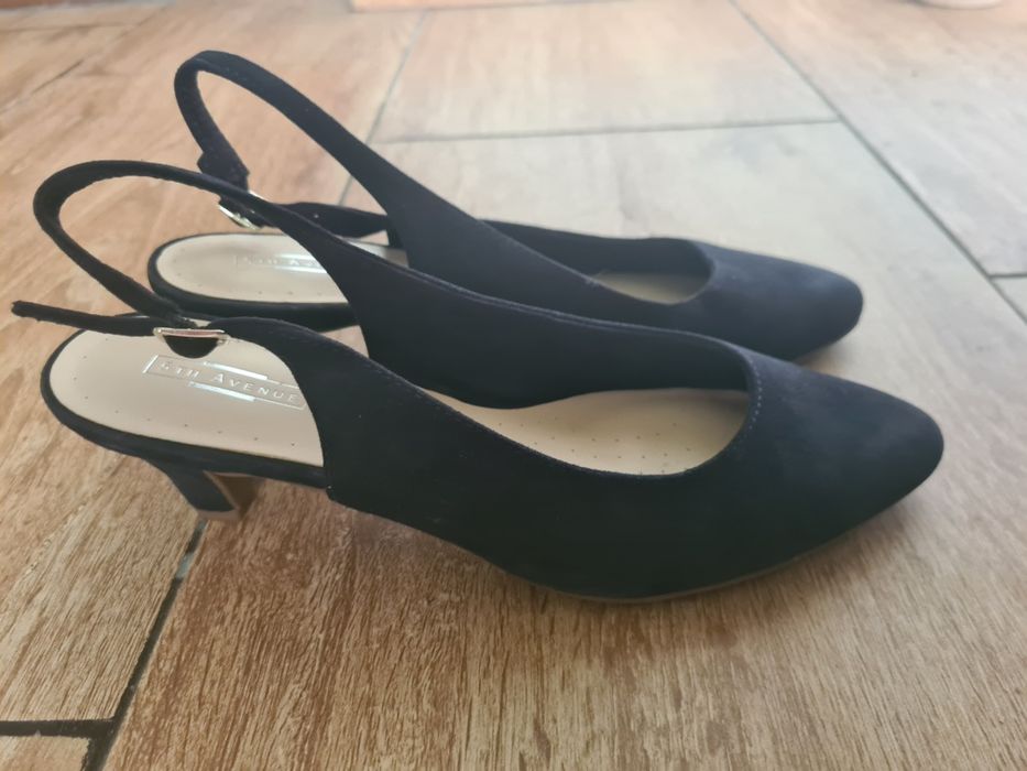 Vand pantofi dama noi din piele intoarsa