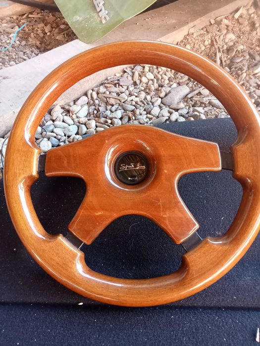 Vînd volan pentru land rover DEFENDER