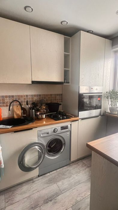 Продаётся 2 комнатная квартира