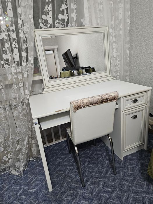 Спальный гарнитур с кооватью