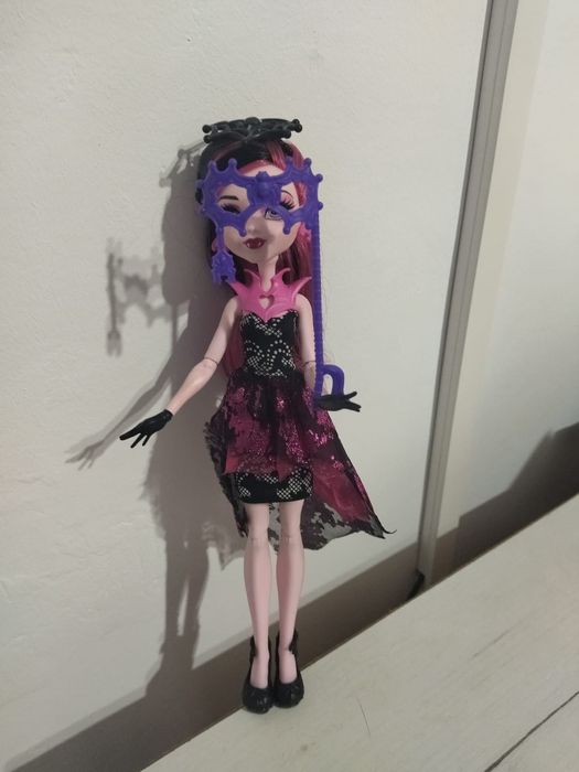 Draculaura monster high generația 2