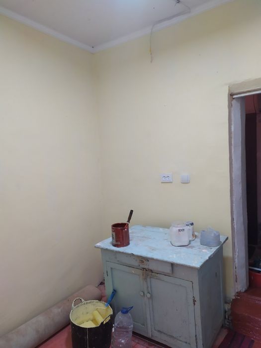 13000. Однокомнатная.Кадастр 100%. Не часть и не доля. Бывшое общежити