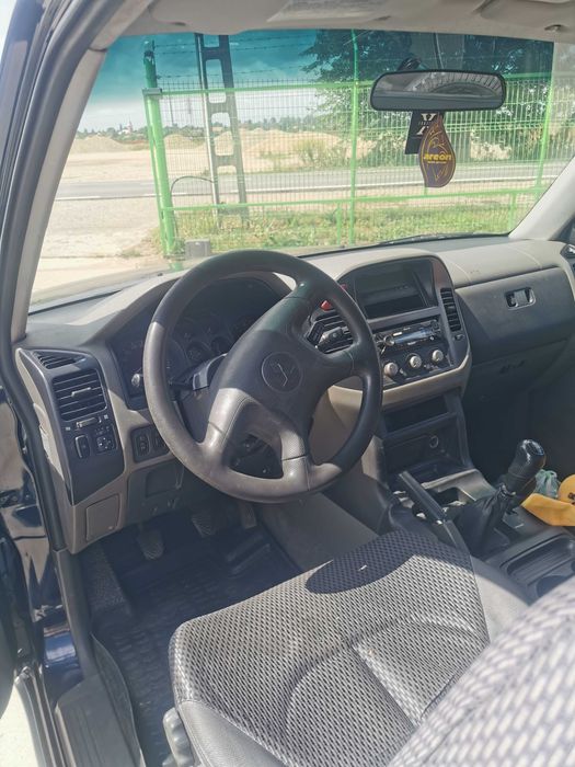 Inchiriere AUTO  Mitsubischi Pajero 3.2