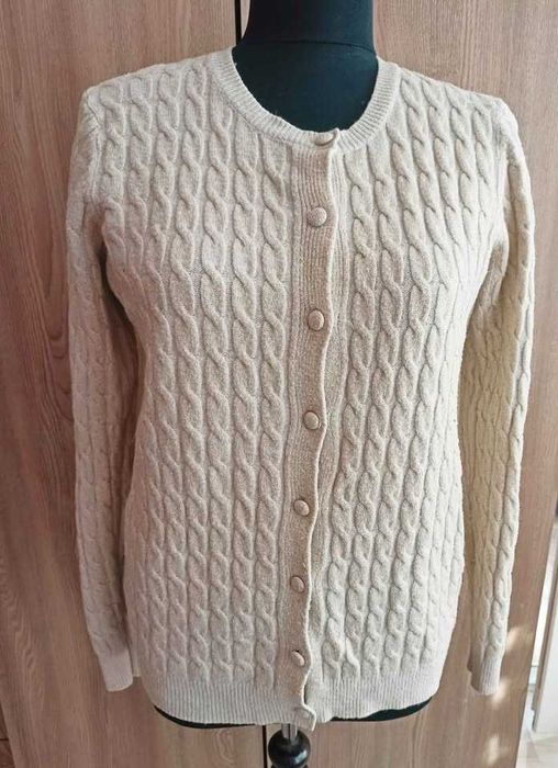 Красиви шарени блузи и пуловери