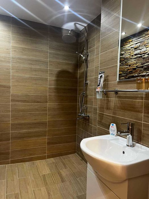 Продаваме  просторен , чудесен 3 стаен , София , Надежда 1 , до метро