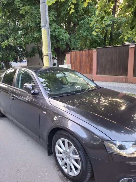 Vând Audi A4 b8 2.0 tdi manuală 311221 km reali an 2012 .Preț 7000 euro