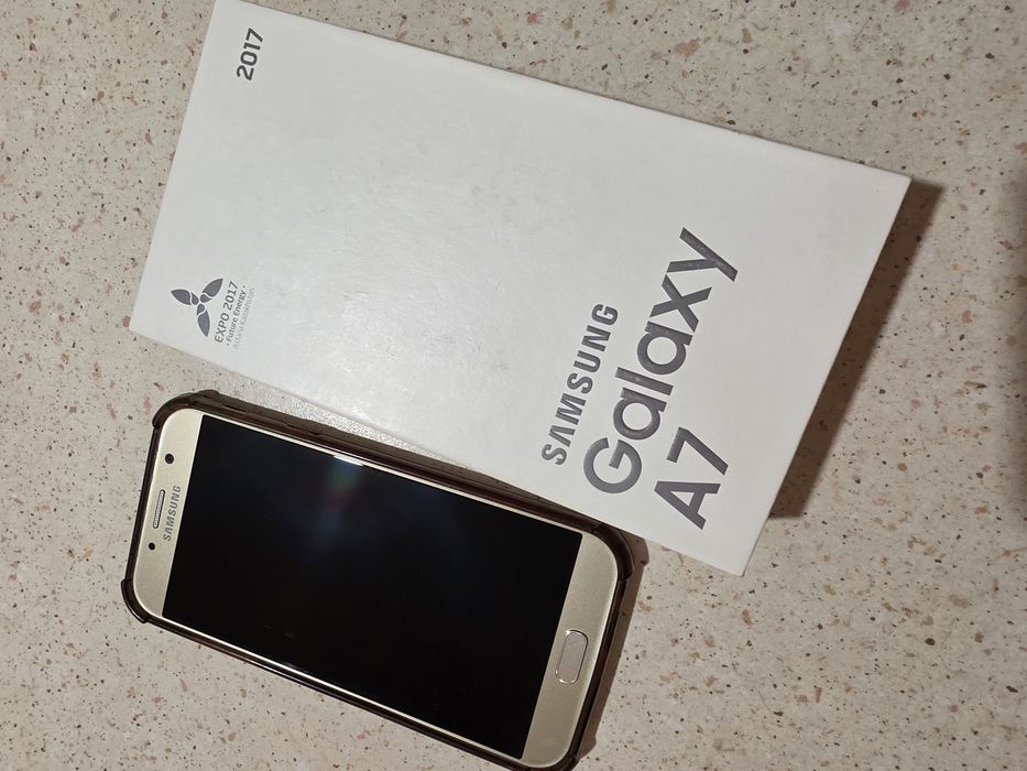 Samsyng Galaxy A7 2017 год