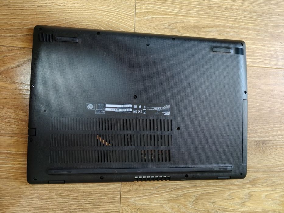 Acer aspire A317-51 / i3-10110U/8 GB RAM / ssd 128 gb