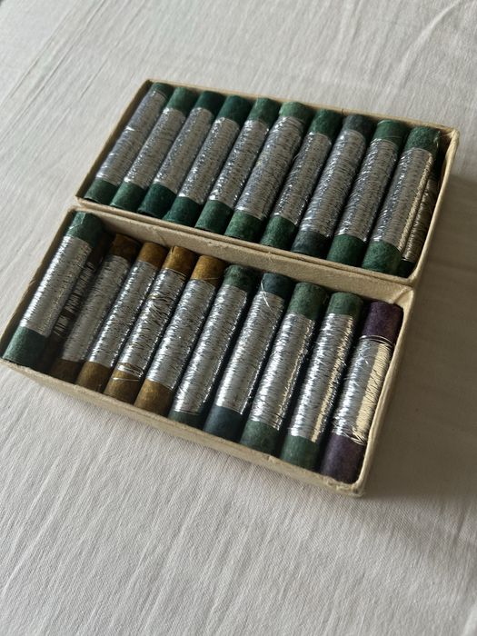 Нитки серебряные люрекс