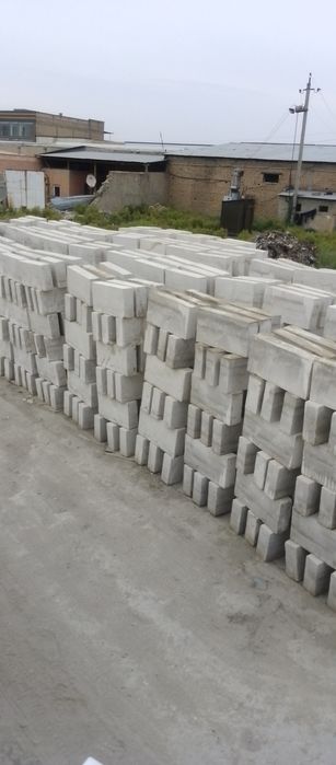 Рено блок сотилади сифати Зур размер 20.30.60 перегаротка 12.30.60