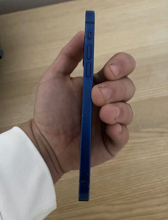 iPhone 12 cu 100% Bateria