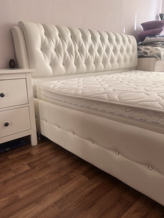 Кровать двухспальняя