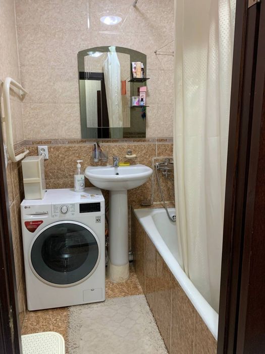 Продается квартира 3 переделанная в 4-х комнатную/4/5 на Юнусабаде