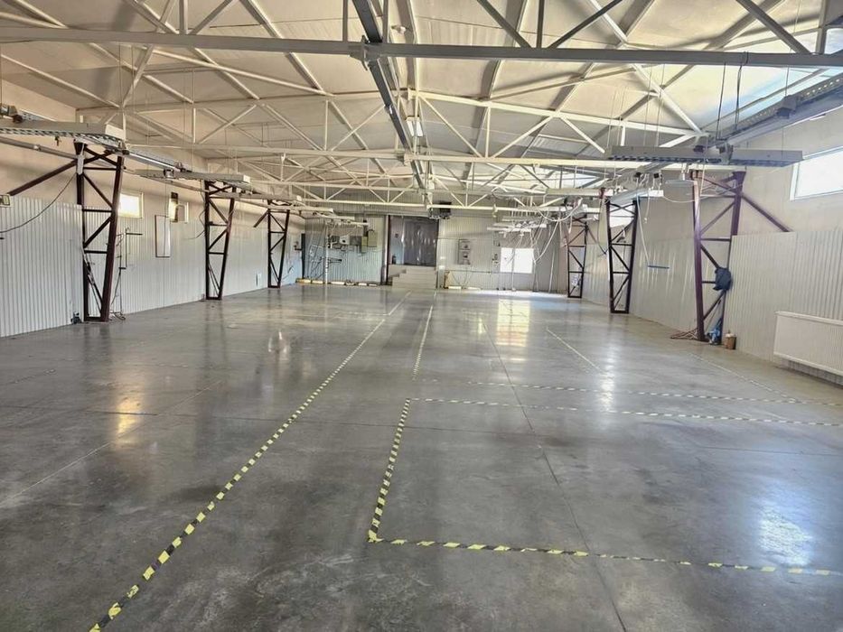 Se inchiriaza (sau se poate vinde) hala 355 mp .