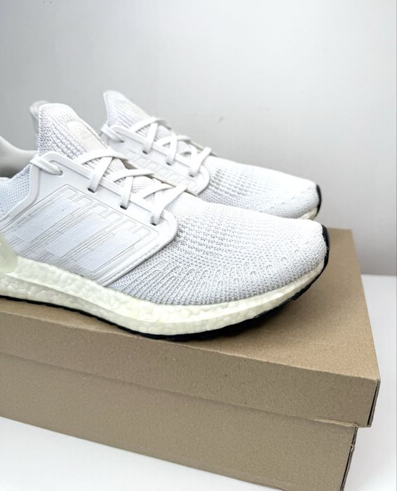 Adidas Ultra Boost  (41) 26см. Маратонки